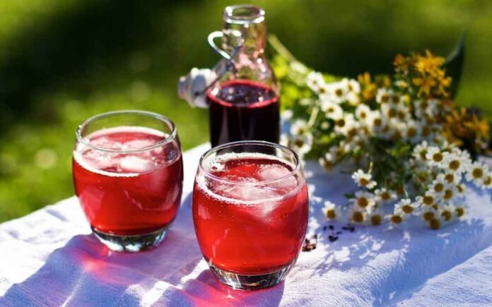 Modi per creare il tuo sciroppo di ibisco